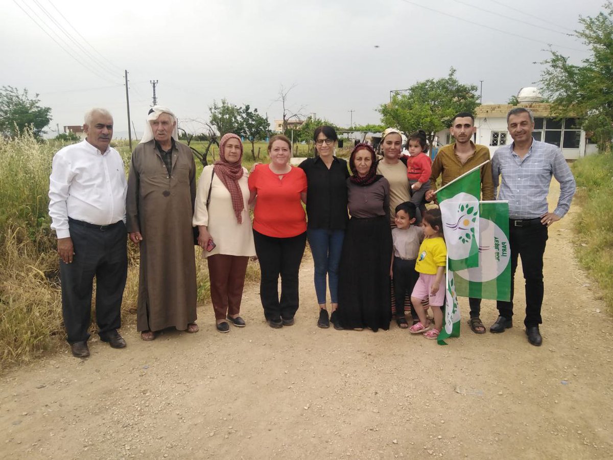 MerdinSol's tweet photo. Milletvekili Adayımız Leyla Kaya,Milletvekili Adayımız Kamuran Tanhan ve Mardin Milletvekilimiz Pero Dündar Nusaybin'de Köy ziyaretlerine devam etti https://t.co/ILkSqMXNp3