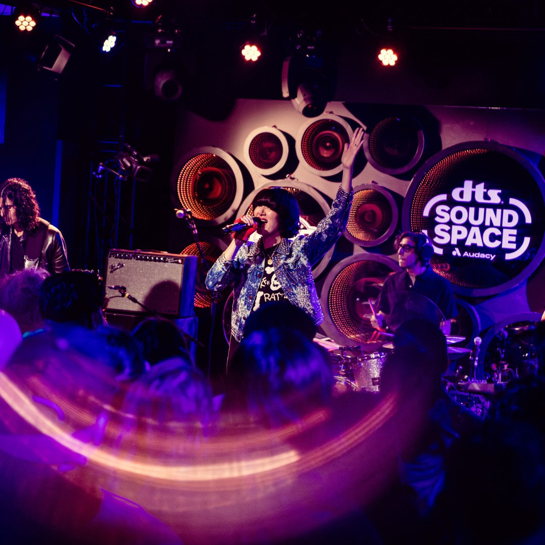 dts's tweet photo. πΆ Join us for a one-of-a-kind experience with the iconic #yeahyeahyeahs in the #DTSSoundSpace today at 1PM ET / 10AM PT! π€
Witness their incredible energy and get a sneak peek of what's in store for their highly anticipated 2023 summer tour.
https://t.co/b0bnUIw9kS https://t.co/kiYCmDSpYQ