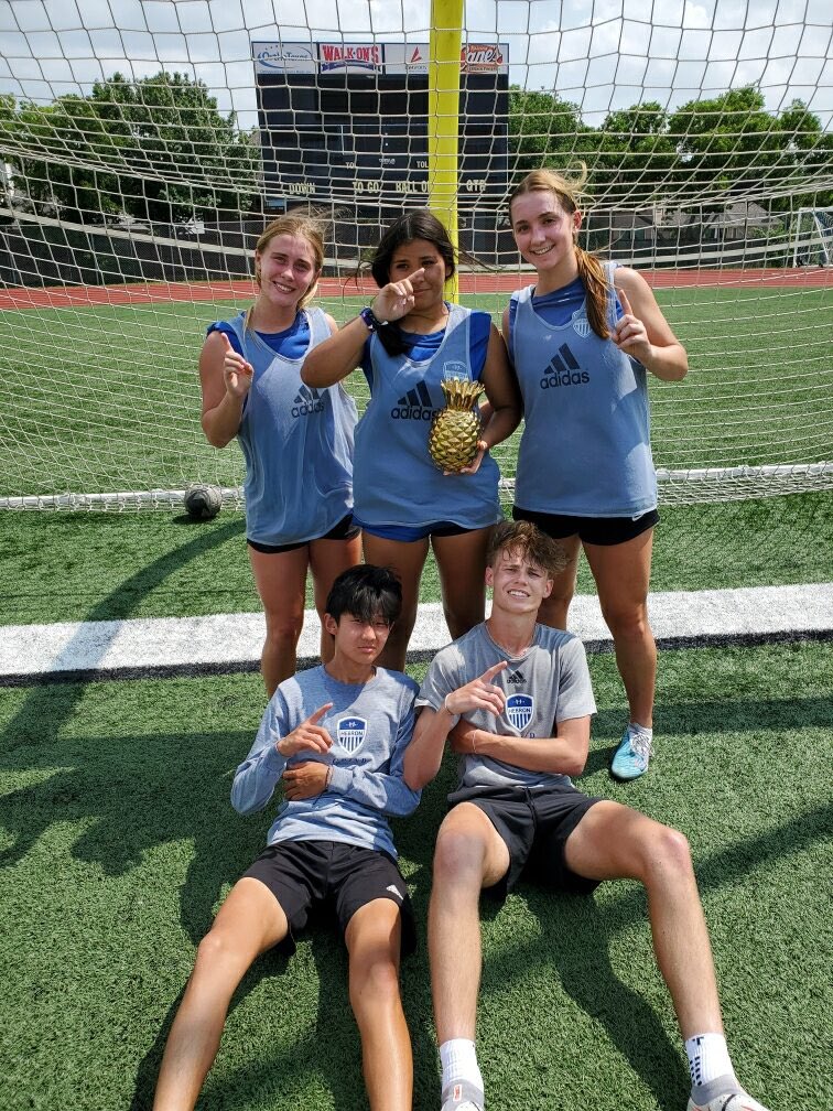 Hawksgirlsoccer's tweet photo. Congrats to our CHAMPIONS of the 4v4 tournament! 🥇 https://t.co/YlUnI8vw1T