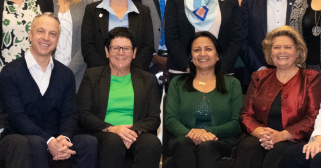 La journée internationale des infirmières  est l'occasion de mettre en lumière des infirmières et infirmiers inspirants: les lauréats du Prix Reconnaissance <a href="/SIDIIEF/">SIDIIEF</a>. Wahida Ghalayini, Sophie Ley, Monique-Rothan-Tondeur &amp; Philippe Voyer
💡ow.ly/CPOR50Om0Qm