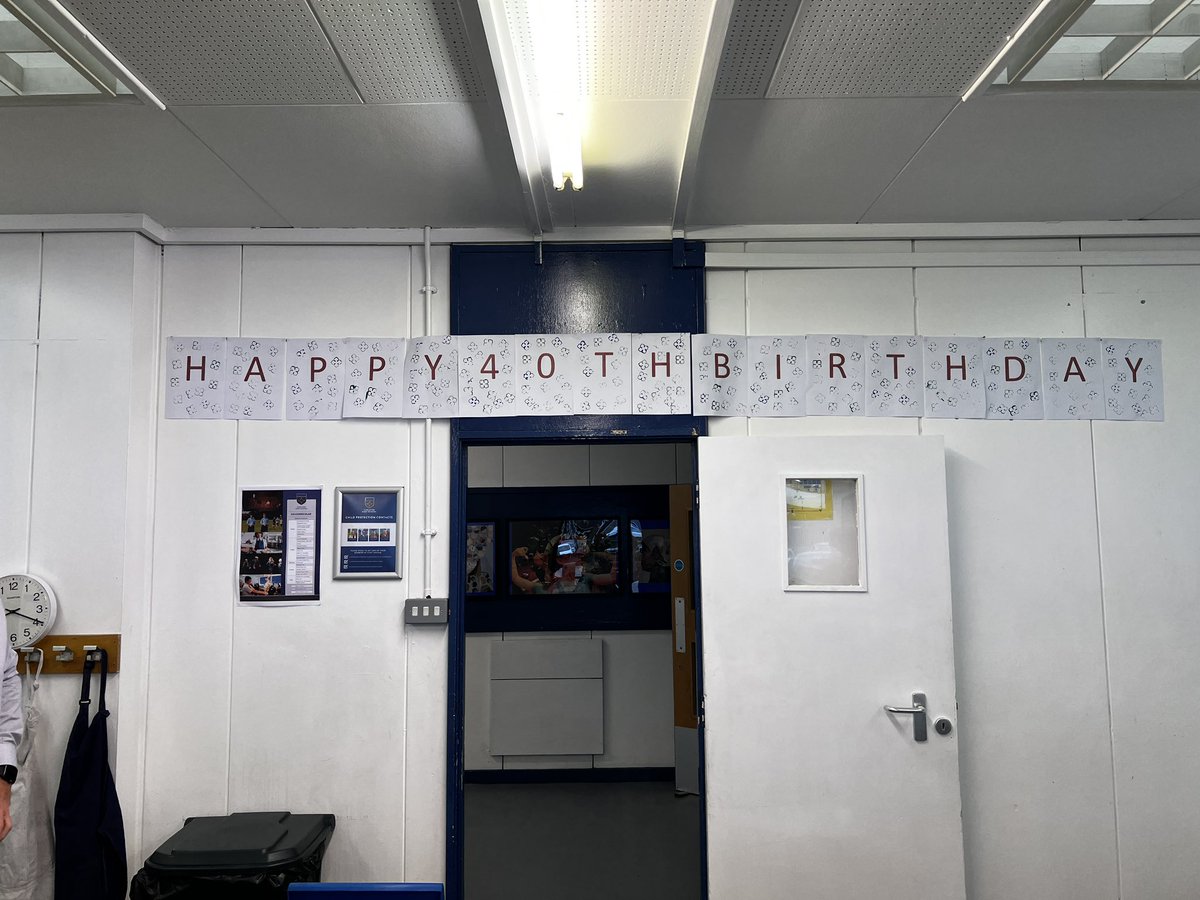 NikkiPickering2's tweet photo. When you’re 40 and have to work, but have the best work colleagues! #greatplacetobe #milestonebirthday https://t.co/G8IptgbFep