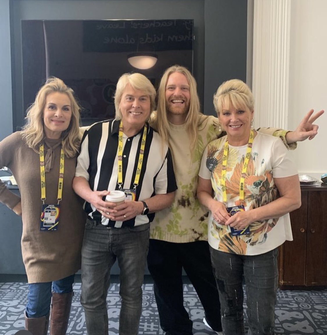 4 Eurovision legends together <a href="/JayAstonC/">Jay Aston</a> <a href="/mikenolanfizz/">Mike Nolan.</a> <a href="/Cherylbaker/">Cheryl Baker 💙</a> <a href="/TheFizzCMJ/">TheFizzOfficial</a> <a href="/SamRyderMusic/">Sam Ryder</a>