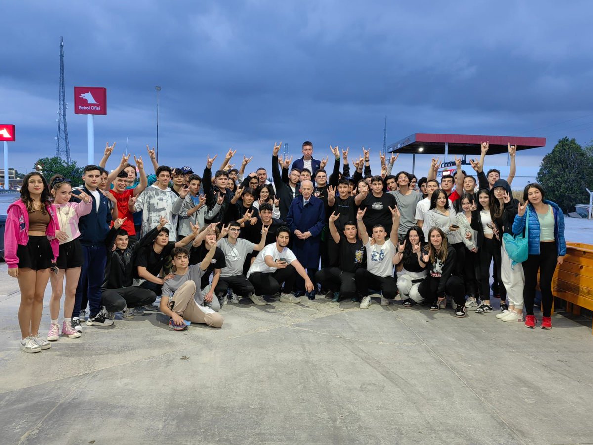 Türk Gençliğinin Teminatı.
Türk Gençliği, Her Şeyden Önce Türkiye diyor…