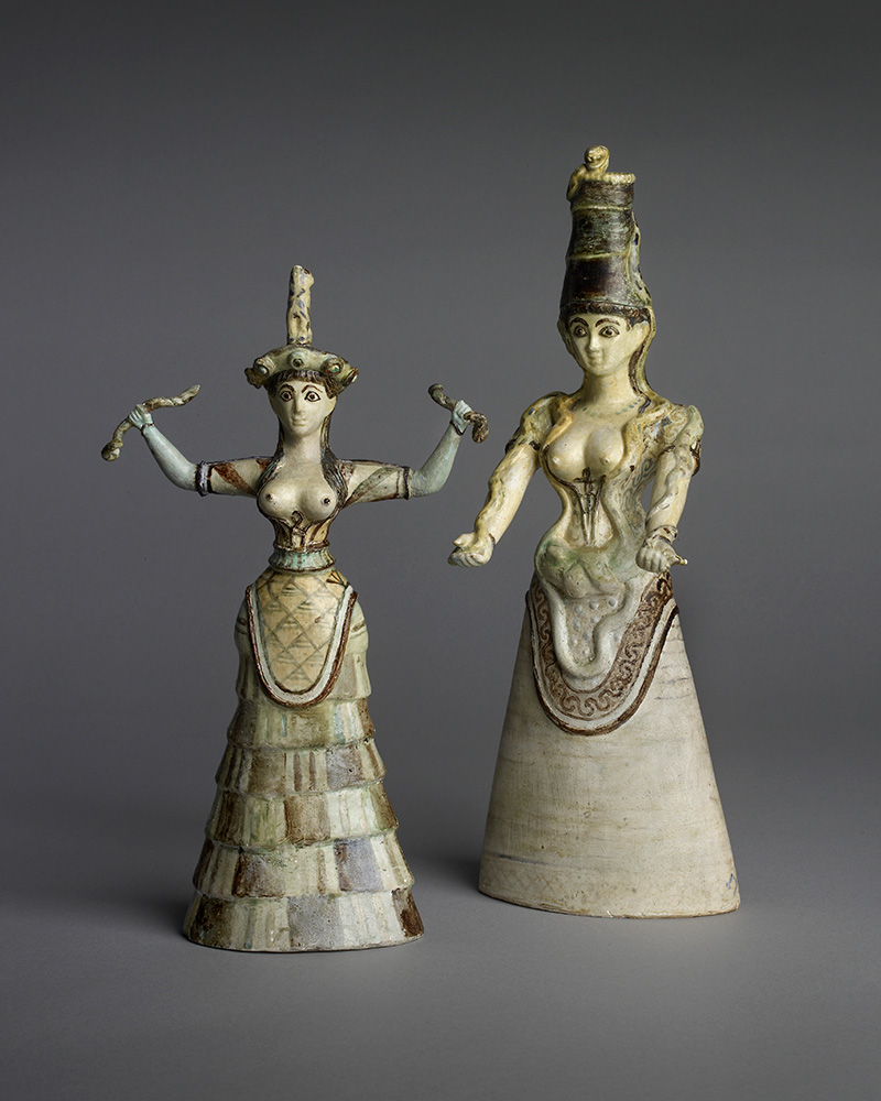 AshmoleanMuseum's tweet image. Meet the Snake Goddesses of ancient Crete. ⁠ 

Women appear prominently on frescoes and objects from the Palace of Knossos. Whether goddesses, priestesses or worshippers, these models reinforce the prominent role of women at Knossos. ⁠(1/2) 

#LabyrinthAshmolean
⁠ 
⁠