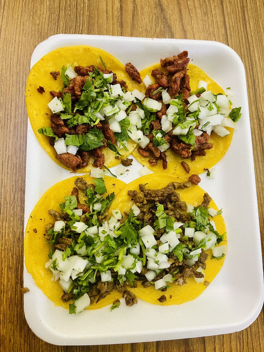Teacher’s appreciation , Taco day! #happyteachers @FranzFirebirds  . This is awesome 🤩