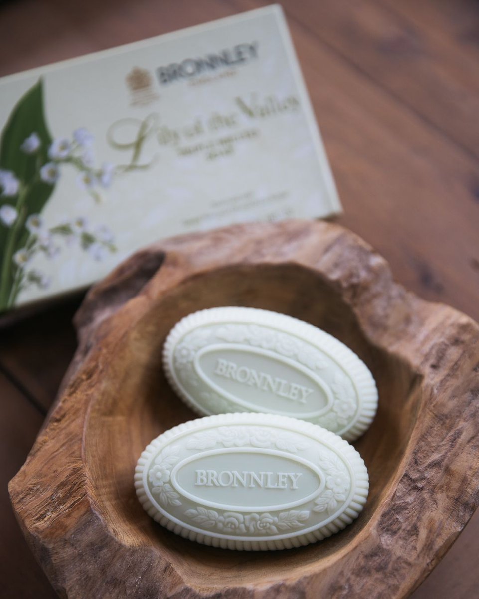 Spring arrives and Lily of the Valley chimes brightly in the morning dew. Lawn green in pale sunlight. This timeless soap is enriched with sweet almond oil and shea butter, leaving your skin as soft as it’s delicate woodland namesake.