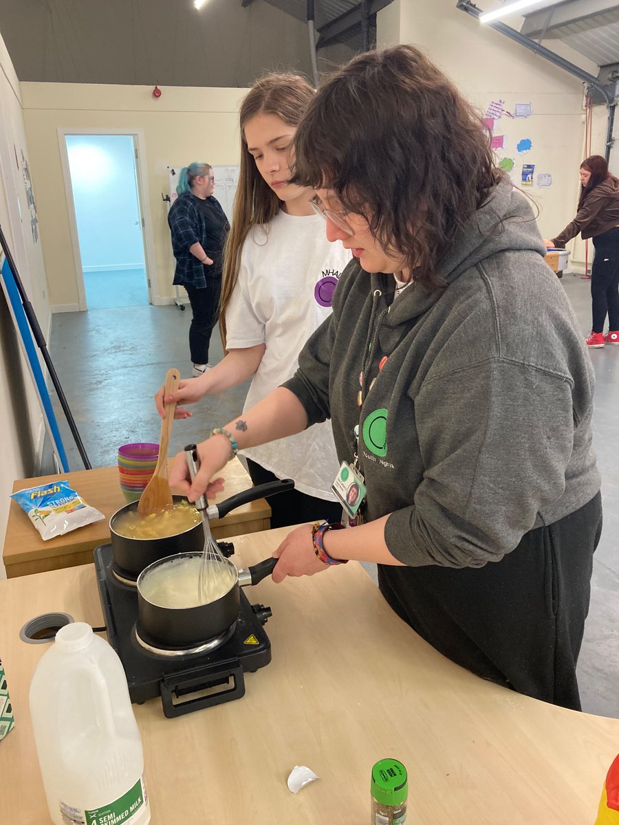 ConnectAlloa's tweet image. Last nights cooking session went well, pasta with a creamy leek sauce! 🥦
#connectalloa #youthwork #cookingsession #makingpasta