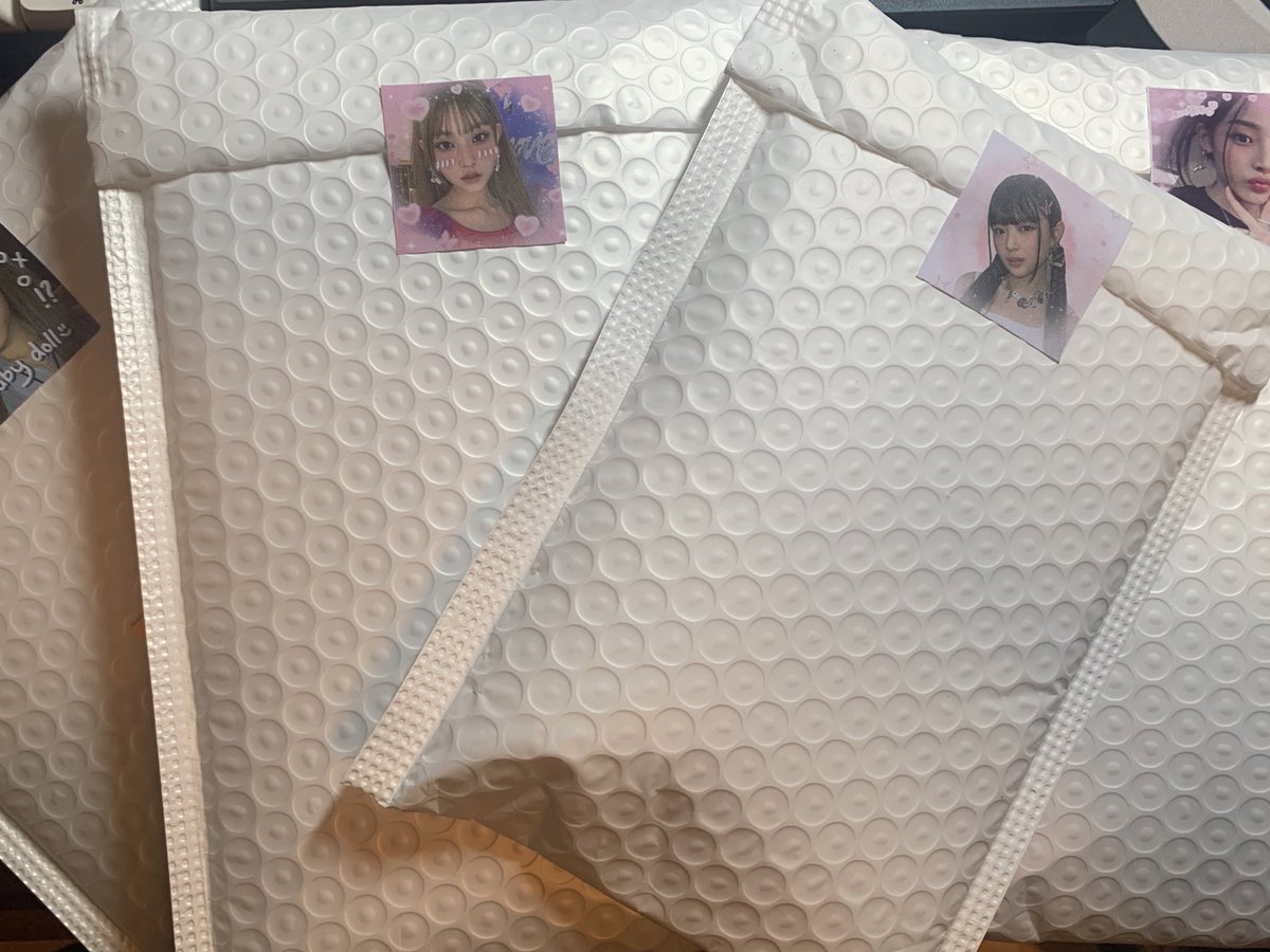 ggsrkive's tweet photo. ‧₊˚🖇️✩ ₊˚🎧⊹♡
— first batch of shipping . . .
– #orieupdate
hello ! finished packing the orders to be shipped today (may 13)!
i’ve also already packed some orders so please do be reminded to pay on time ! alsooo shipping days will most likely be on saturdays na! https://t.co/dwmfyrcvvG