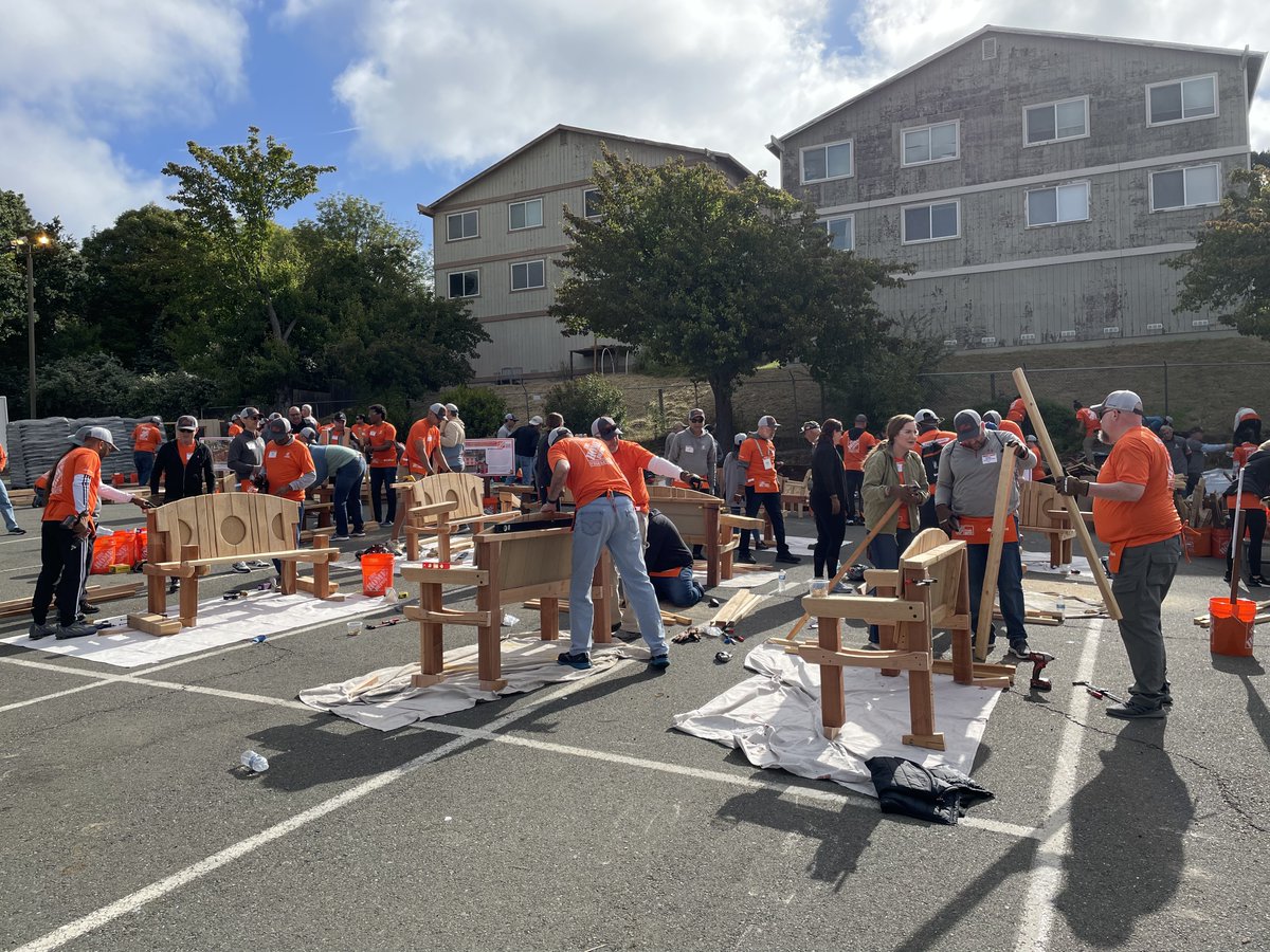 HomeDepotFound's tweet image. THANK YOU 🧡 to our Diamond IT sponsors, @DellTech, @googlecloud, @HPE, @PaloAltoNtwks, @Tanium and @TMobile, for making a difference in the lives of countless veterans, healthcare workers and first responders through your hard work alongside #TeamDepot yesterday in Vallejo.