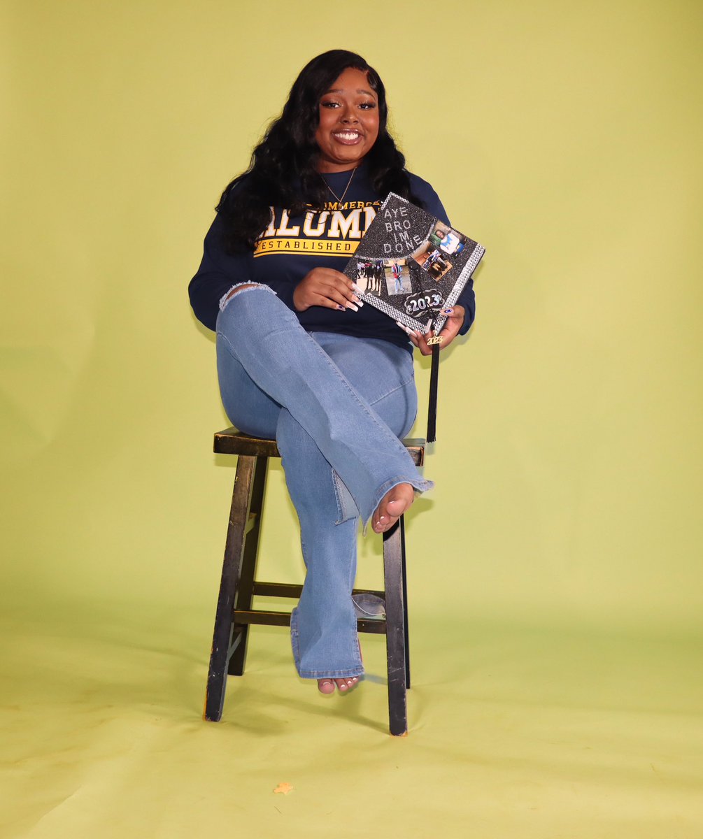 muzeta_poodles's tweet photo. Spring 2023 Graduates 🎓
Congratulations to our Vice President Soror Teanna Boone on graduating with a Bachelor’s of Science in Psychology with a minor in Counseling ! 💛💙
#MustBeMZ
#SigmaGammaRho
#PoodlesGraduate https://t.co/GVt0Bqa5iK