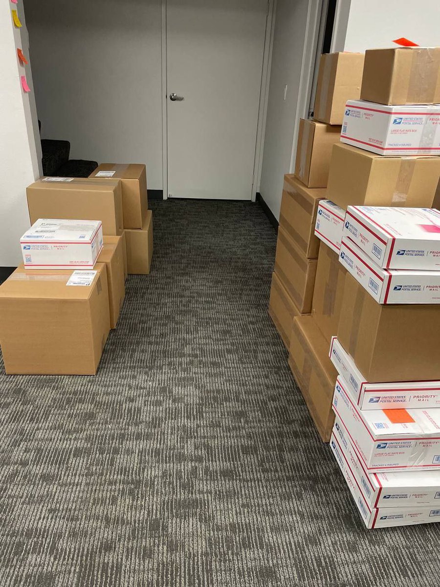 DavidWalke420's tweet photo. Expect tracking numbers in a bit 📦‼️‼️
#Weedmob
#EntkriminalisierungSofort
#Legalisierung
#CannabisLegal
#iamcannabis
#Legalisierung2023
#Cannabislegalisierung
#EigenanbauStraffrei
#Discreetshipping
#Trackingnumber https://t.co/pftGaIyZEt