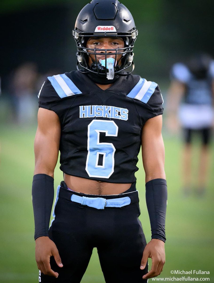 Had a great @Hagerty_FB spring game yesterday… ready for 🐺 summer training @1CoachQ @Coach_Bock @CoachLewis8 #Huskies #husky4life