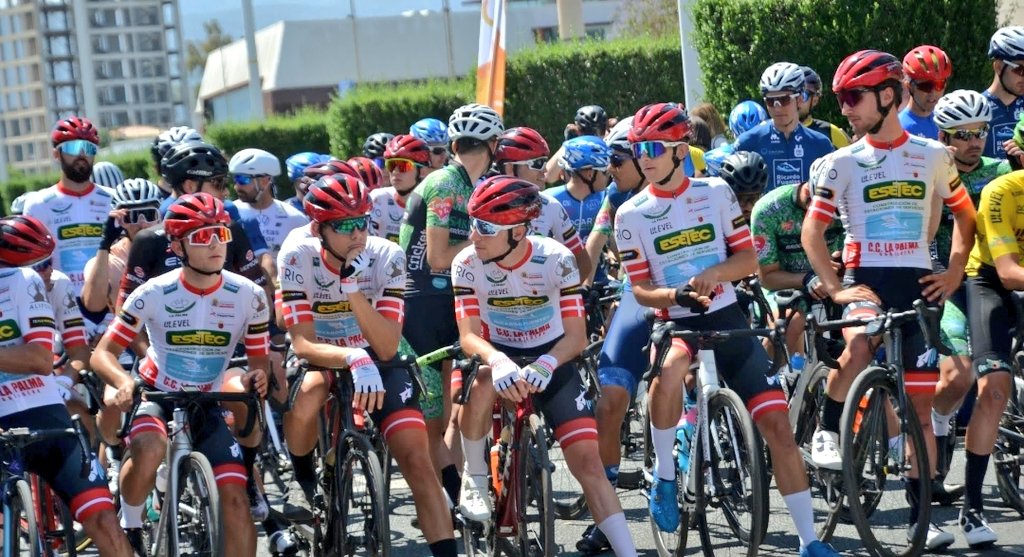 🏆🇪🇸 Este próximo domingo tenemos una nueva cita con la #CopaEspañaEliteSub23. 

🔜 Afrontaremos un novedoso #MemMomparler23 con los siguientes corredores:

🚴‍♂️ <a href="/ArinoGonzalo/">Gonzalo Ariño</a> <a href="/Raulgranados99/">Raul✖️</a> <a href="/villaverde_joel/">Joel Villaverde</a> <a href="/Joseurrea_03/">Jose Urrea</a> <a href="/AlejandroMeren/">Alejandro Merenciano</a> @_13antonio y <a href="/PedroIzquierdoC/">Pedro Izquierdo Conesa</a>.