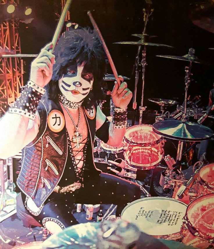 Happy birthday to Eric Singer!    