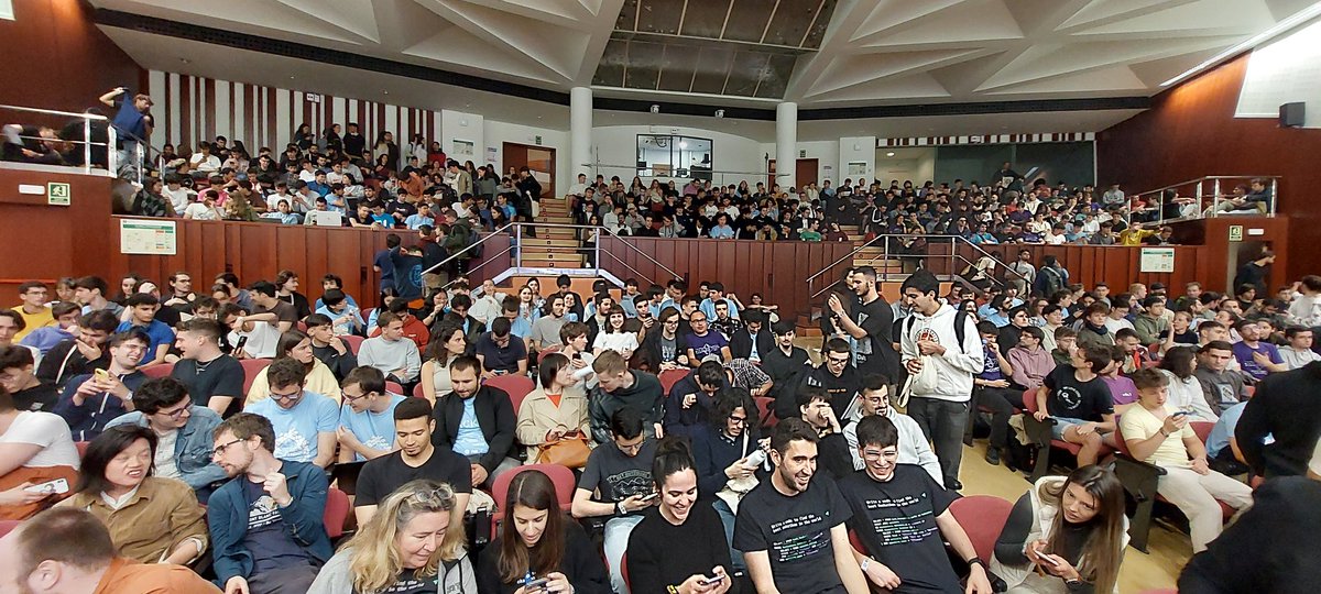 Comença <a href="/hackupc/">HackUPC</a>. 36 hores de codi i emocions en el campus nord de <a href="/la_UPC/">Universitat Politècnica de Catalunya (UPC)</a> <a href="/fib_upc/">FIB - UPC</a>