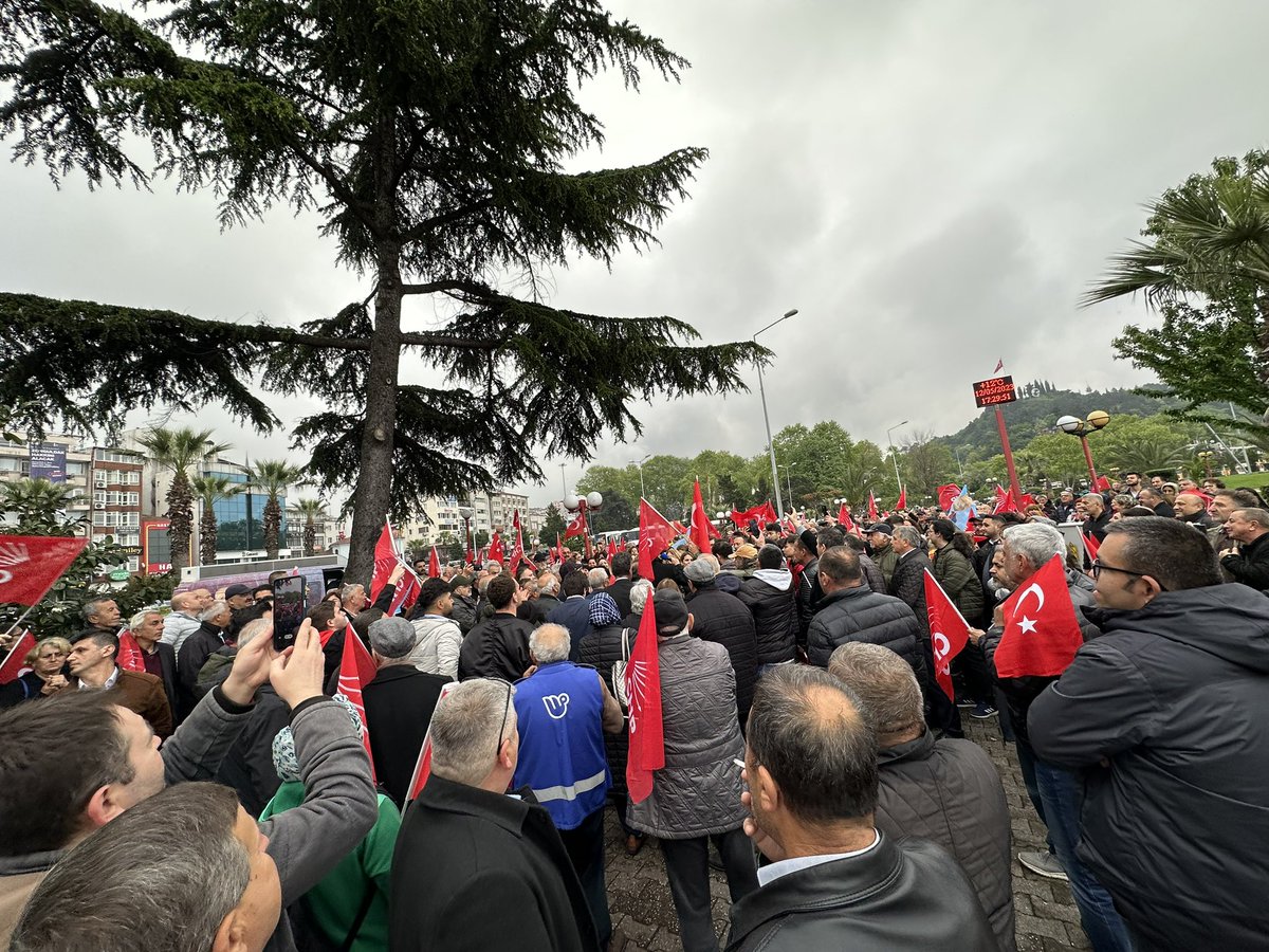 Ereğli’de Halk Buluşması ile başlayan ve Halk Yürüyüşü olarak devam eden etkinliğimize katılan tüm vatandaşlarımıza teşekkür ederim.

Son 2 gün. #herseycokguzelolacak 🫶😊