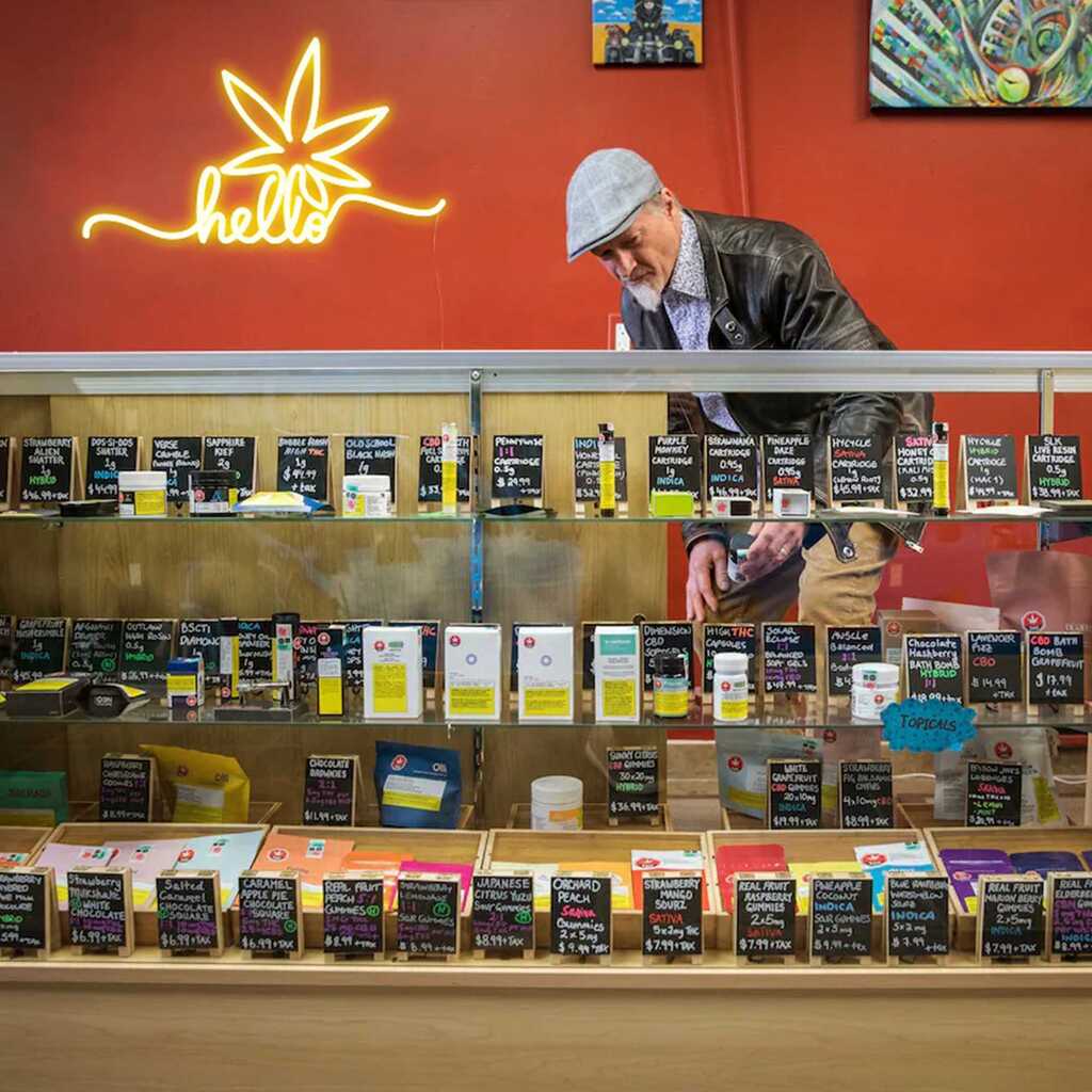 Smooth as hitting a joint, this neon line art has script letters that will make your weed shop stand out. Link in bio!

#hiscript #hineon #highlife #cannabis #neon #sign #home #decor #wallartdecor #neonsigns #neonvibes #wordsneon #quotesneonsign #420 #sm… instagr.am/p/CsJpNiQMk6E/