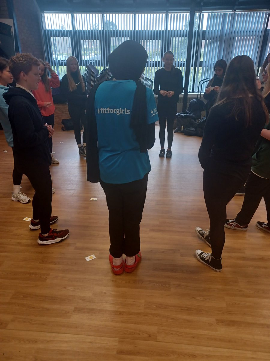 michellelivi's tweet photo. #FitForGirls Workshop @_saranaveed and @rsinger2208_   empowering 26 girls from @ArbroathHigh @Montrose_acad to create positive change for girls by breaking down the barriers to participation in sport and physical activity. https://t.co/OirUoZSRid
