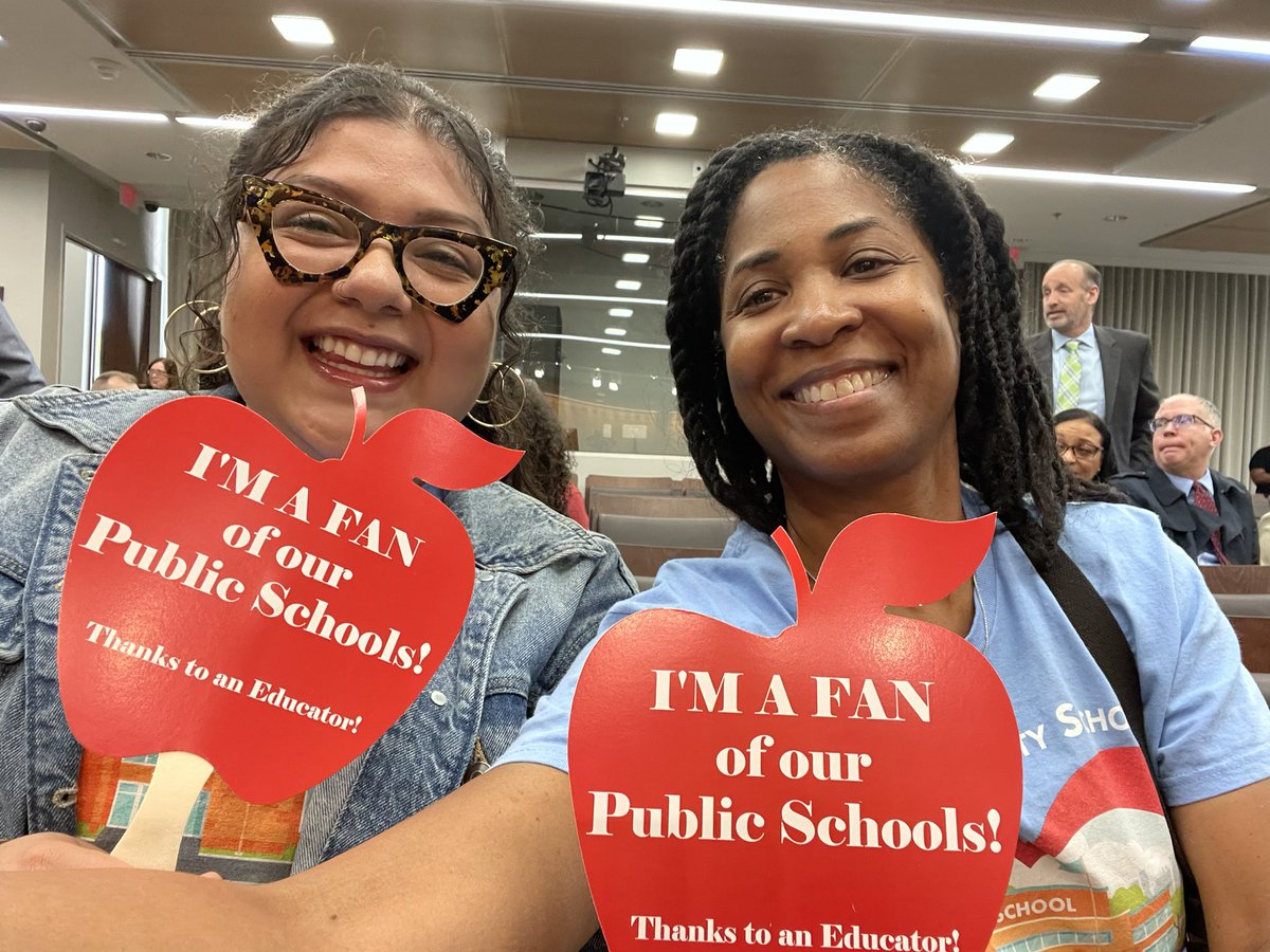 GloriaJCSL's tweet image. CSL’s came out in solidarity today to help ensure full funding for @MCPS schools at todays @MoCoCouncilMD #budgethearing @MCPSCommunitySc @mceanea @mocoboe