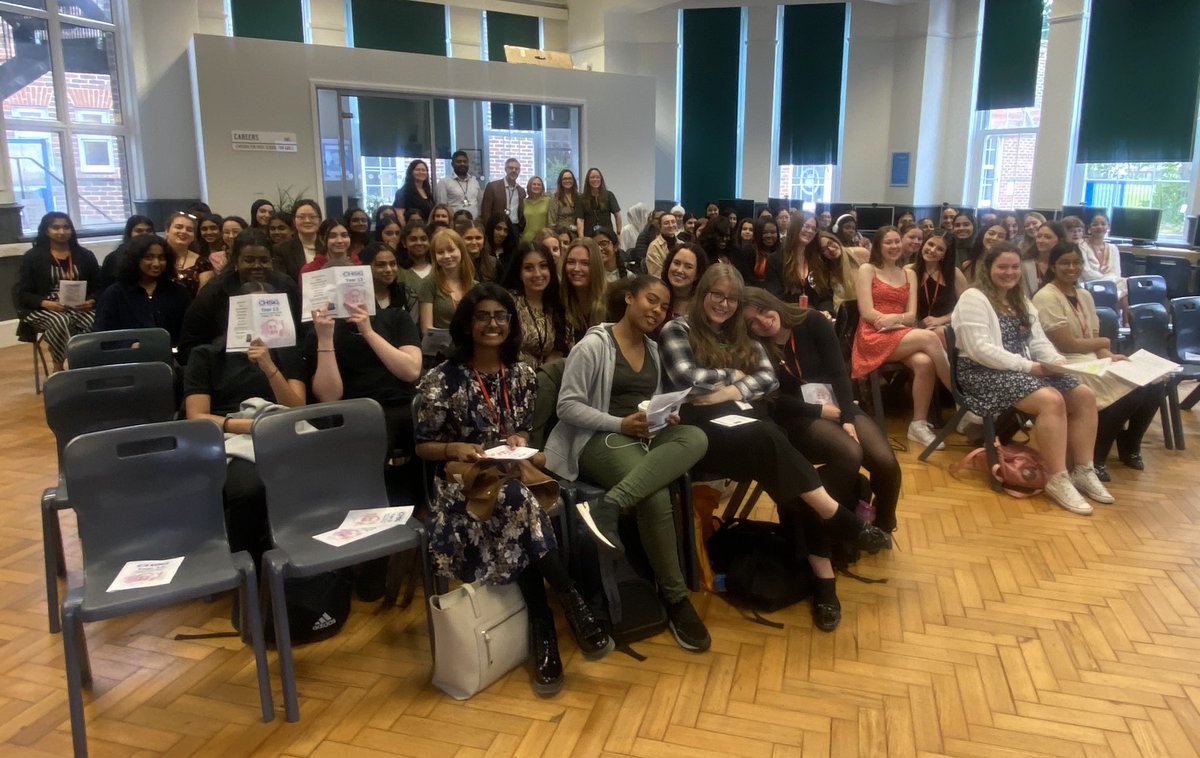 6thChsg's tweet photo. Well done to all of our wonderful Year 13 students- we are so proud of all of you #teamchsg @MrDevenney @CarshaltonHigh https://t.co/8CjoDaPEn3