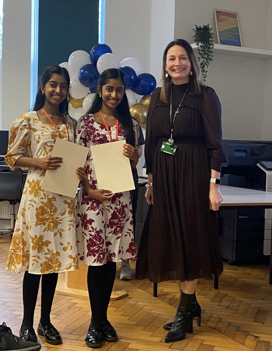 6thChsg's tweet photo. Well done to all of our wonderful Year 13 students- we are so proud of all of you #teamchsg @MrDevenney @CarshaltonHigh https://t.co/8CjoDaPEn3