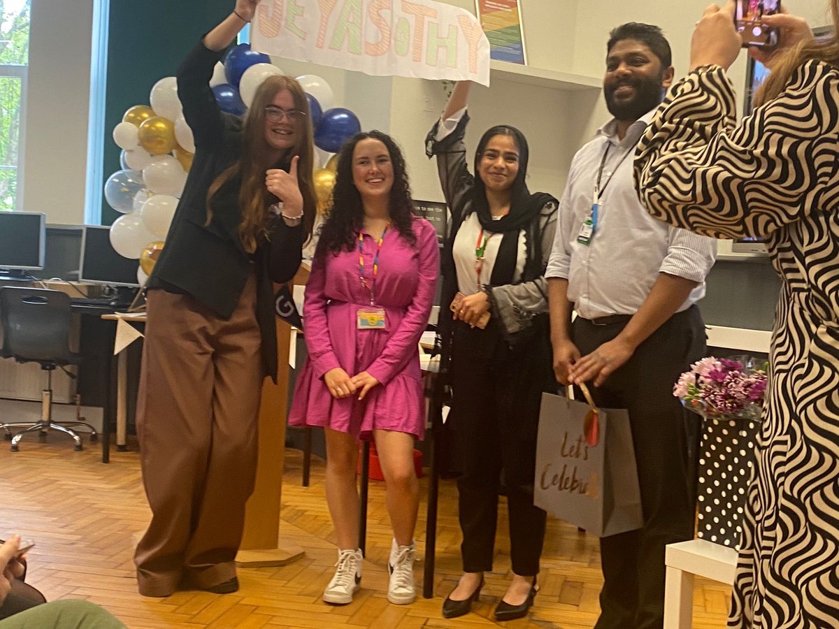6thChsg's tweet photo. Well done to all of our wonderful Year 13 students- we are so proud of all of you #teamchsg @MrDevenney @CarshaltonHigh https://t.co/8CjoDaPEn3