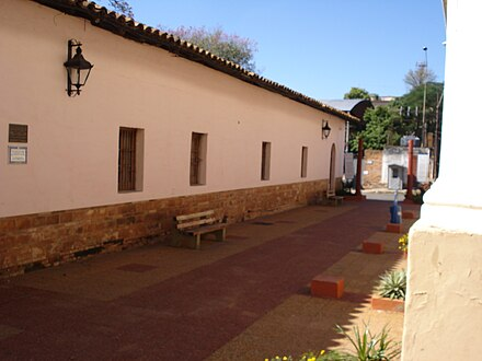 juanma_talavera's tweet photo. Hace unas semanas sarambi ko se armó cuando les decía que no había que llamar “colonial” a cualquier casa antigua del centro y que son poquísimas las coloniales. Bueno, hoy les quiero hablar de una de las pocas casas coloniales de Asunción: el Museo Bogarín. https://t.co/V3dciXlV0K
