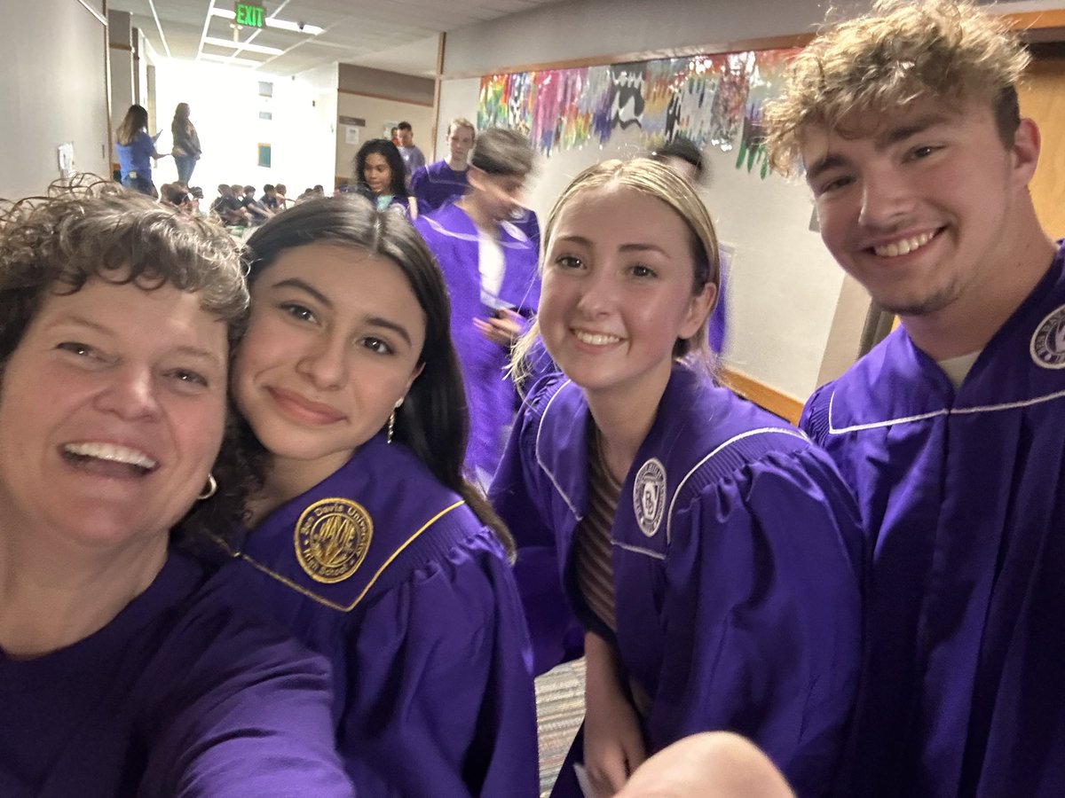 DawnFatout's tweet image. Congrats @RobeyRockets Rockets #class2023! Thanks for the hugs and memories! #WayneWalks