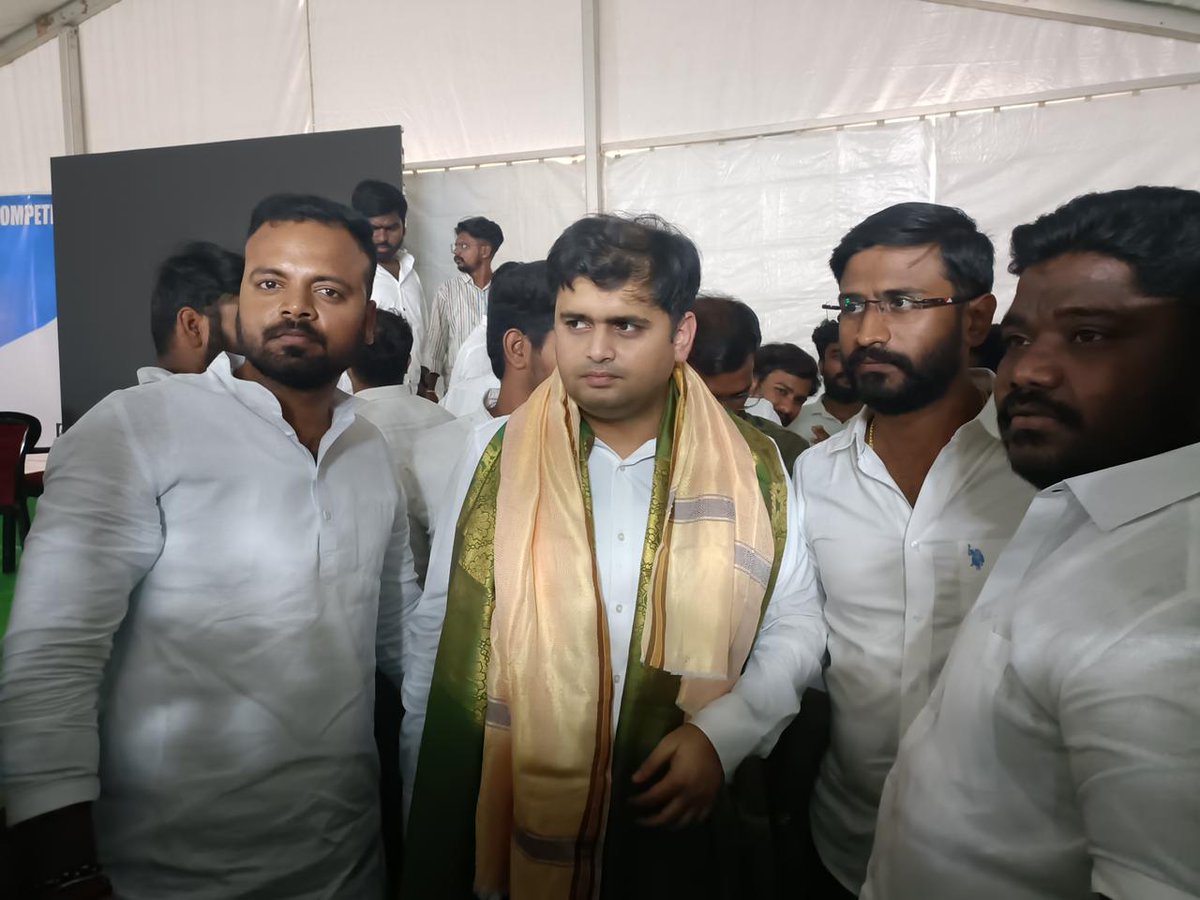abhinaymarka's tweet photo. With @nsui President @Neerajkundan  Ji &amp; @TSNSUI President @VenkatBalmoor  Ji at Rajiv Gandhi Youth Online Quiz Competition Inaugural Programme Held at Gandhian Ideology Centre, Bowenpally,Hyderabad @INCIndia @INCTelangana @Manikrao_INC @revanth_anumula @neuroayush @HarshBisaria https://t.co/5JSXzCf77d