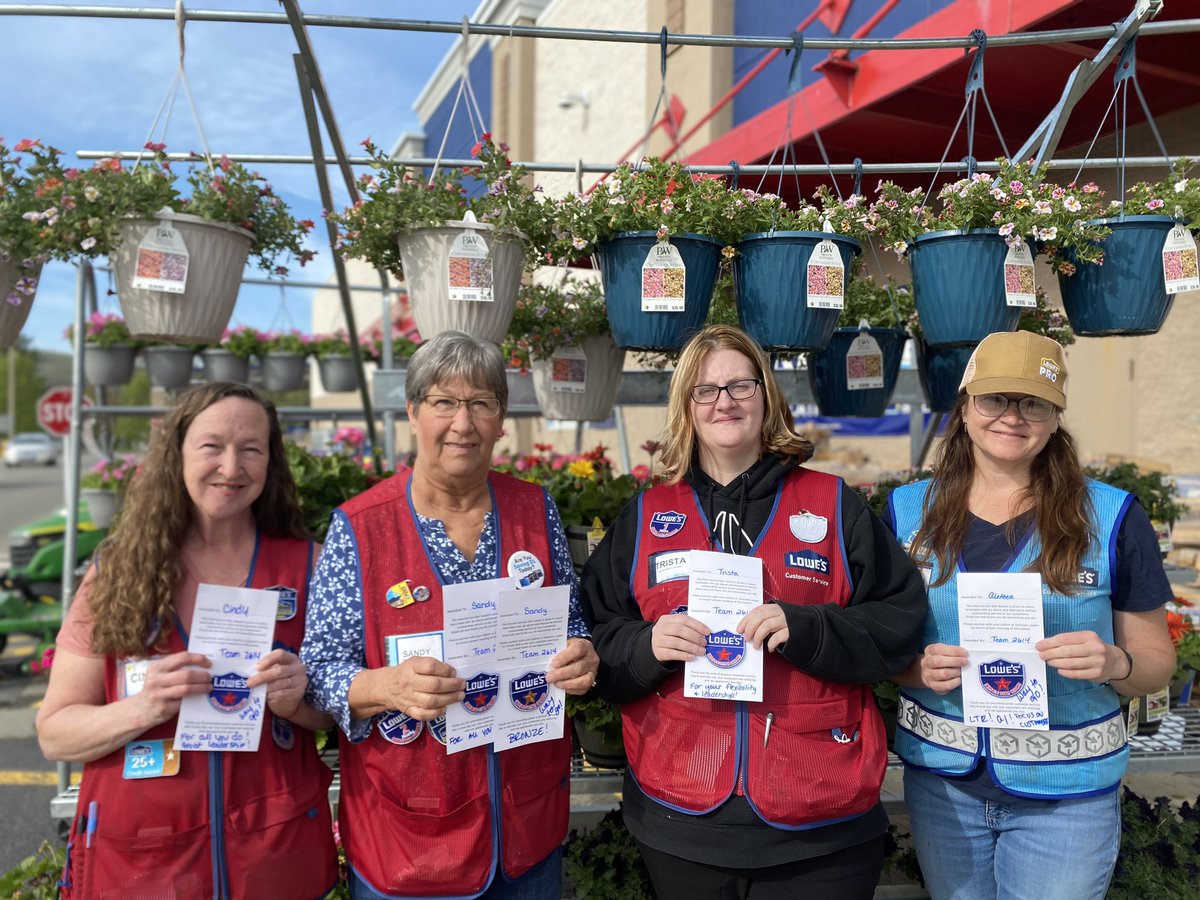 Congrats to Cindy, Sandy, Trista, and Alethea from the Front End for the Service Stars they received for their outstanding customer service and leadership at today’s Recognition Rally! <a href="/charlesatlowes/">charlesatlowes</a> @AlexStempovschi <a href="/HR_KristenS/">Kristen Stumpf</a> <a href="/BlueTeam_R21/">Lowe’s Region 21</a> <a href="/Lowes/">Lowe's</a>