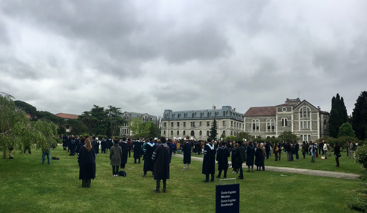 bogazicitv's tweet photo. Bugün Boğaziçi Direnişinin 859. günü.

Boğaziçi Üniversitesi Akademisyenleri, haftanın son iş gününde protestolarının ardından basın bülteni okudular. 

Fotoğraflar: Aslı Tarkan https://t.co/uFScKFlJex