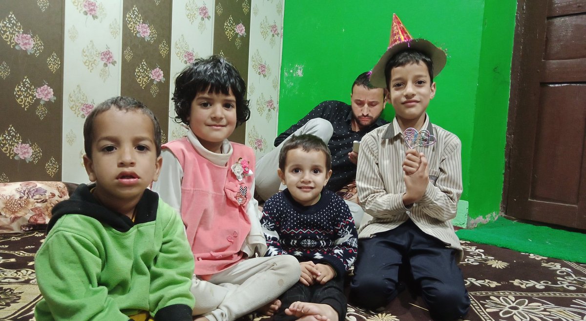 bilalbhallesi's tweet photo. Children's are always happy because they don't know about future till under age
So they are happy
#childhood #happylife #Smile #Birthday
#basit #hadiya #ehan #uzair https://t.co/Oj4fuXURwH