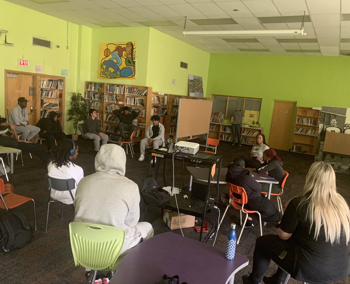 Stolen From Africa / Volé D'Afrique tweet media