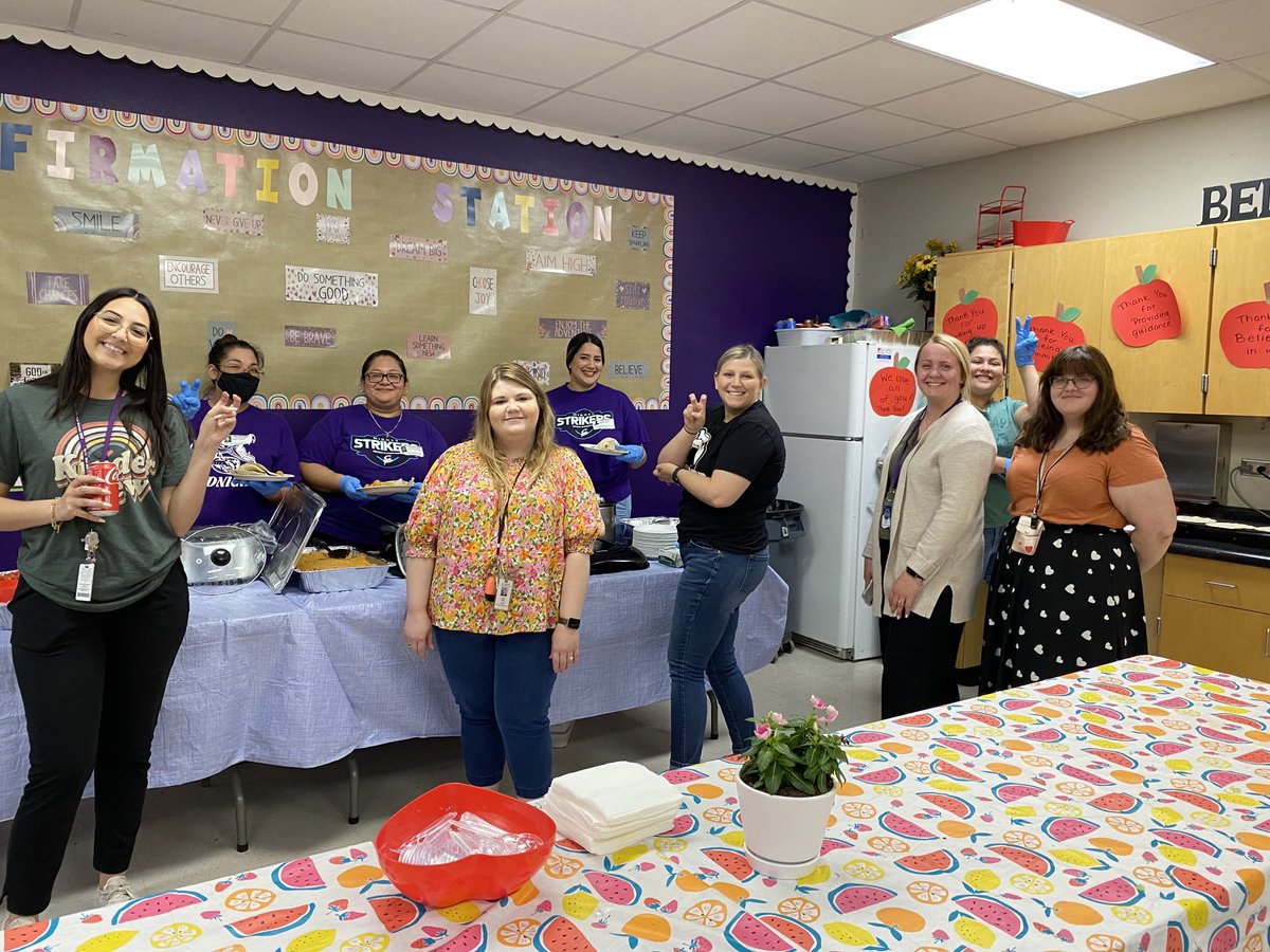 drteredjara's tweet photo. Thank you to the best PTO for the delicious fajitas for our teachers and staff for teacher appreciation week ⁦@MendezKids1st⁩ ⁦@drteredjara⁩ https://t.co/X4eVvtffEc