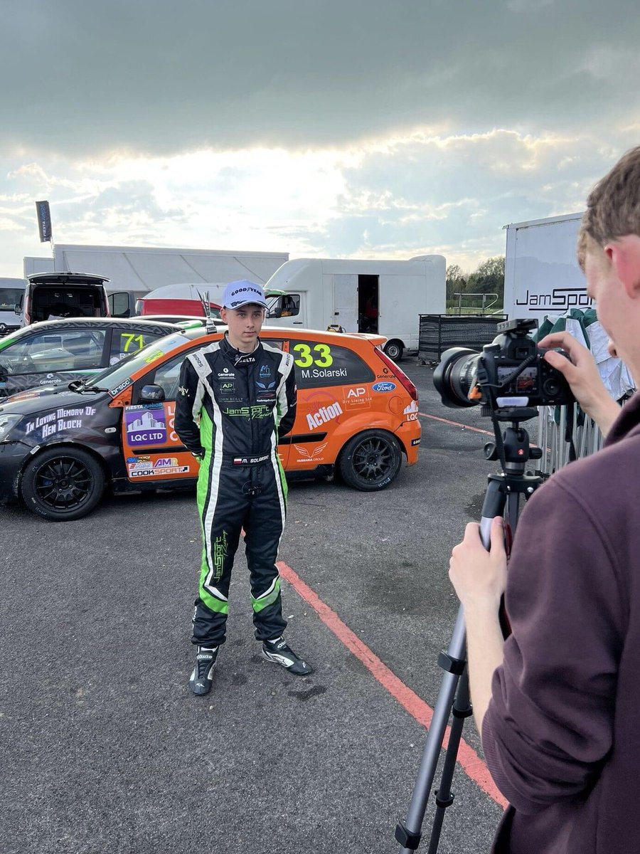 Charlie Thompson tweet media