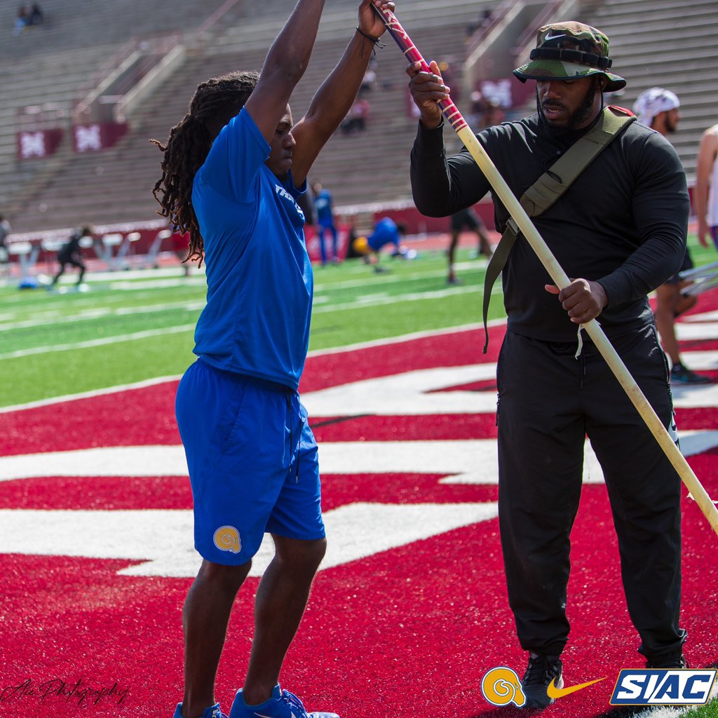 ASUTFXC's tweet image. Thanks to Alumni Track &amp;amp; Field Athlete Donald Williams for always showing up to spread a little knowledge and give some tips to our current athletes.