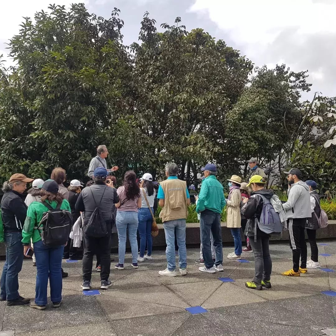 asosalitre's tweet photo. Este sábado 13 de mayo en la plazoleta del cc HAYUELOS, de 10 am a 4pm, se realizara la socialización de nuestro PROCEDA por el arbolado de ciudad Salitre Occidental, tambien podrán conocer otras experiencias ambientales, Comisión Ambiental de Asosalitre. https://t.co/rIskGhu0IR
