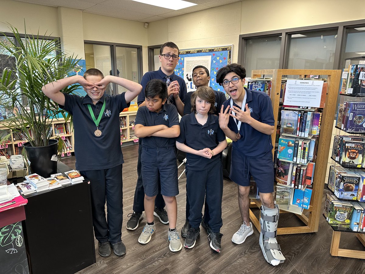 MissBelmonte25's tweet photo. CONGRATULATIONS ⁦@HolyRosaryM⁩ Hawks!!! I am so so so proud of this group!!! We were Pool A Winners &amp; had board winners on 2 of our 4 tables! 🙌🏼 ♟️ #WeAreHRM #Unstoppable 💙 Special Thank you to @st_andrew145 for such an organized &amp; well run #ChessTournament ⁦@HCDSB⁩ https://t.co/F2gthbNN9r