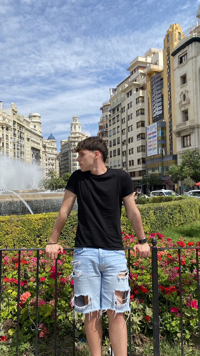 bielarroy's tweet photo. de paseo x vlc 🌺 https://t.co/4QbxnU49xL