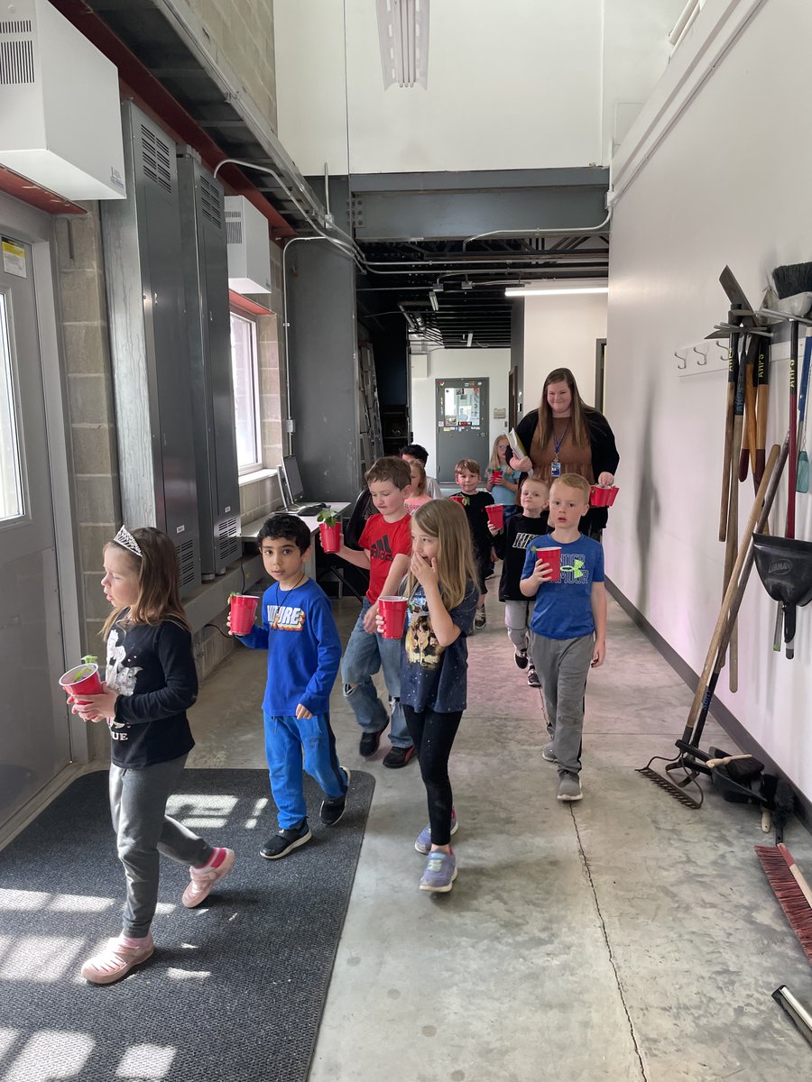 WheatInnovation's tweet photo. Start early, SDSU kindergartners visited the #Teamwheat greenhouses to learn about plants and food. They learned about wheat,  flour, and food and planted seeds and kneaded dough #curosity #FurtureIsBright @wheatsd @SDState https://t.co/us7x5h5Jtp
