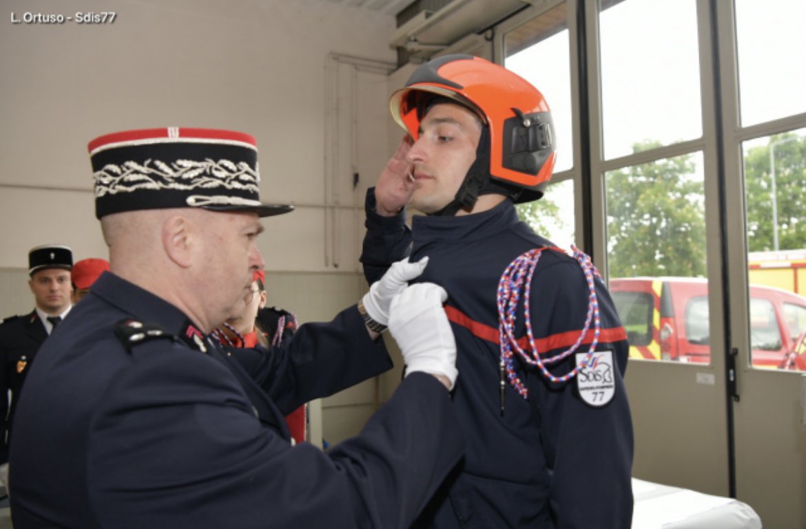 Sapeurs-Pompiers 77 tweet media