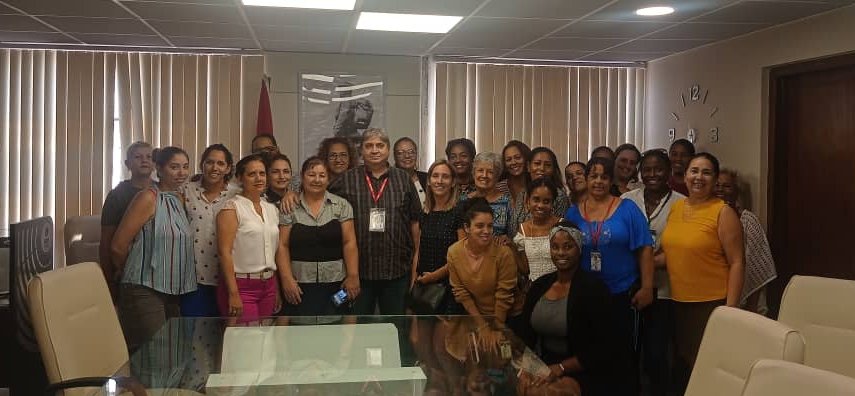 agnes_becerra's tweet photo. Hoy nos unimos en @IcrtCuba para recordar que el domingo es el día de los seres más valientes que existen: las madres. 
#DíaDeLasMadres 
@alfonso_noya 
@InesMChapman https://t.co/YCMdk2ugW9