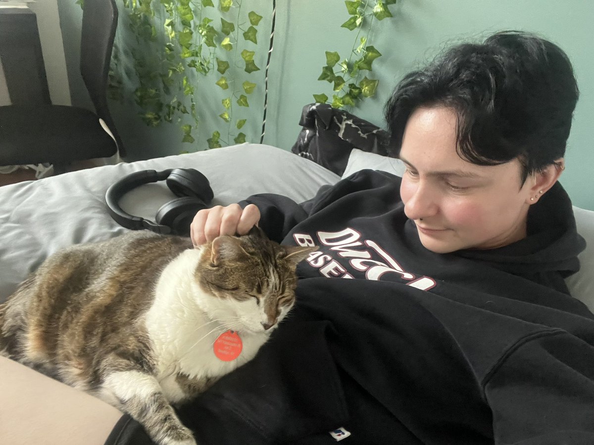 If you see this, QT with the most recent photo you took of your pet. No cheating.

🥹🥹🥹