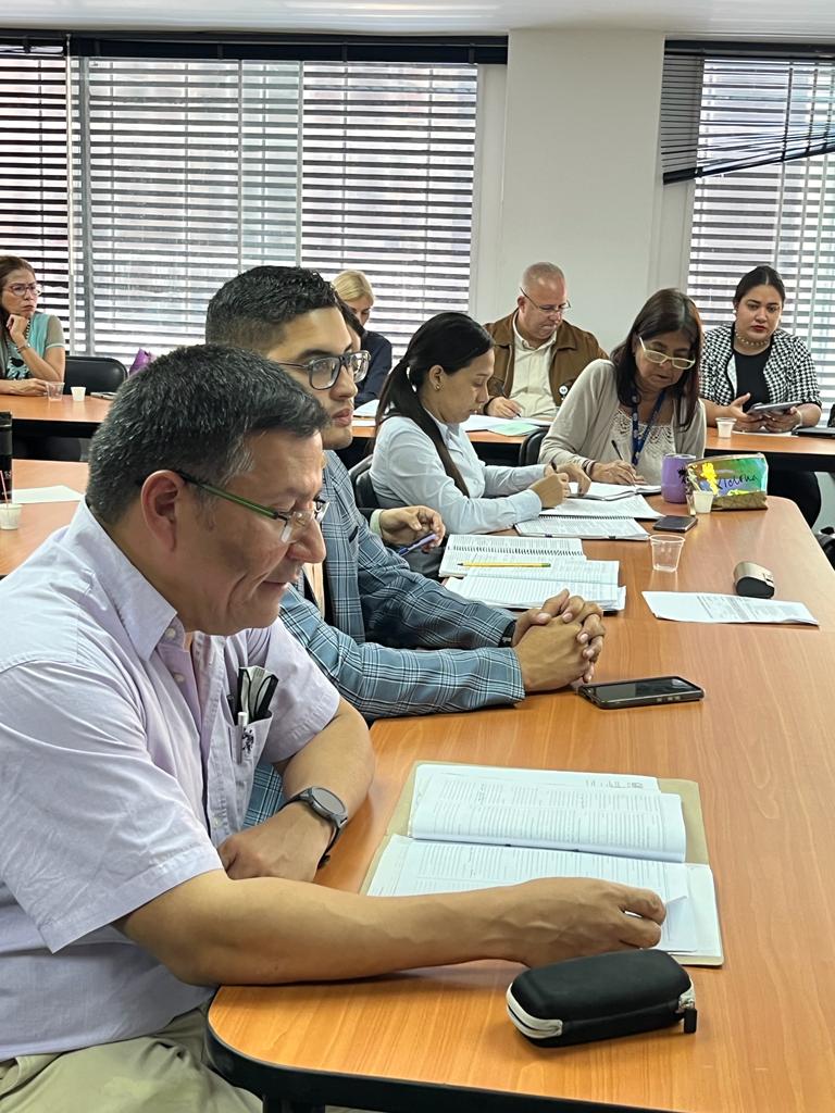 enm_rbv's tweet photo. #ENM Dando continuidad al Diplomado en Género y Derechos Humanos impartido por la Escuela Nacional de la Magistratura, el Dr. John Enrique Parody Gallardo, docente universitario, desarrolla el módulo IV: “Sistema punitivo y análisis de los tipos penales de género”. https://t.co/GdZXwnfuBx