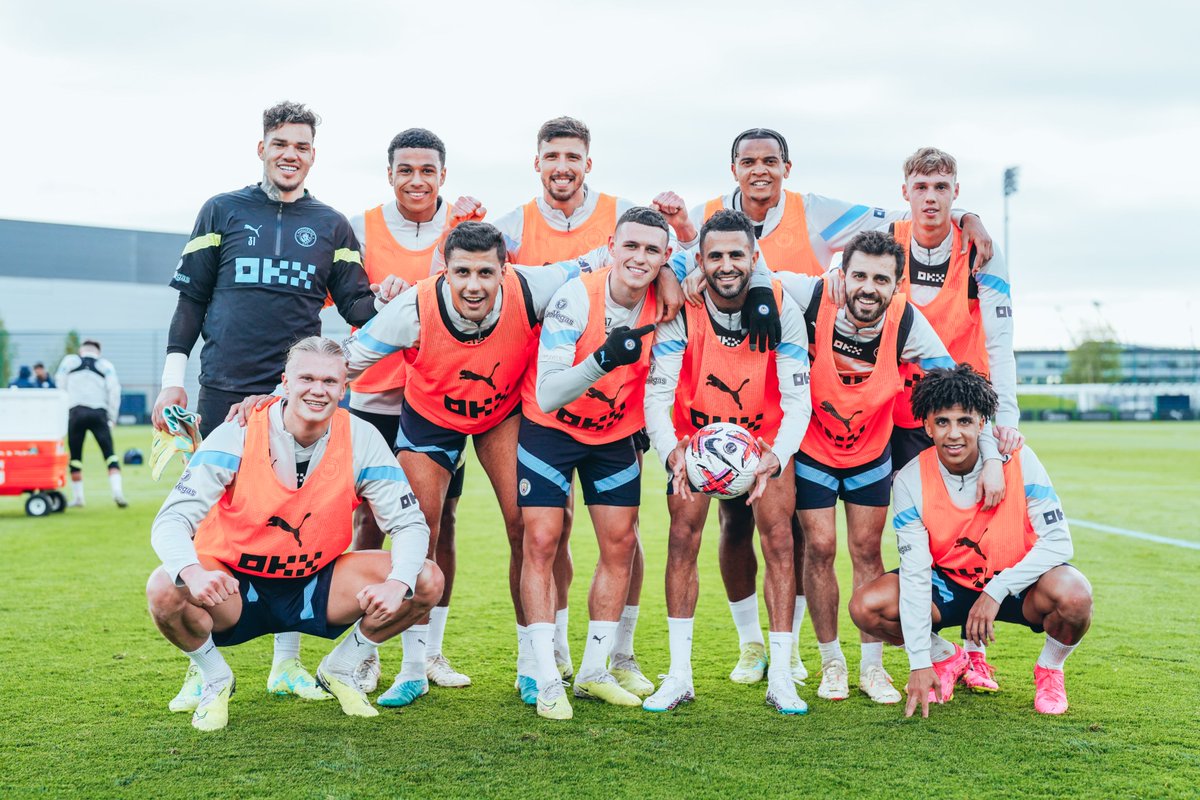ManCity's tweet photo. In high spirits! 😁 https://t.co/PLQ2xOXPRm