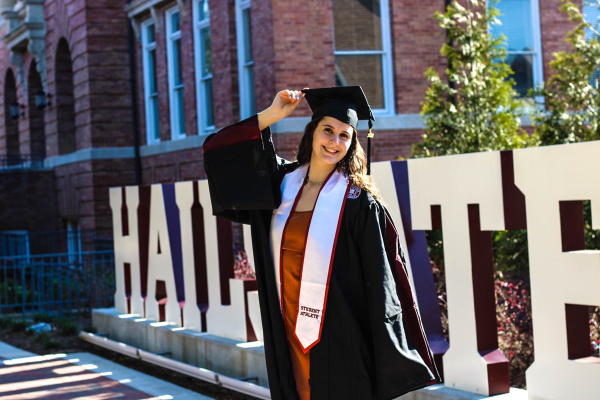 chkoarly's tweet photo. Your newest Mississippi State graduate 👩🏻‍🎓 https://t.co/2qKHhMLJzy