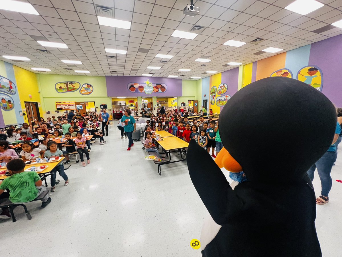 anitaperezABC's tweet photo. Jiji is in the house! Thank you Jiji for visiting Garcia-Leza Primary we had fun celebrating our March Mathness Championship with you! ππ§π₯ #MEMCGL @GarciaLeza_AISD @AldineISD @SandraDoria11 @Mrssmart615 @STMathTX @garrettgirouard @S_Consilio @AlexEckertEDU @Primary_AISD https://t.co/Wz4NIn6MsP