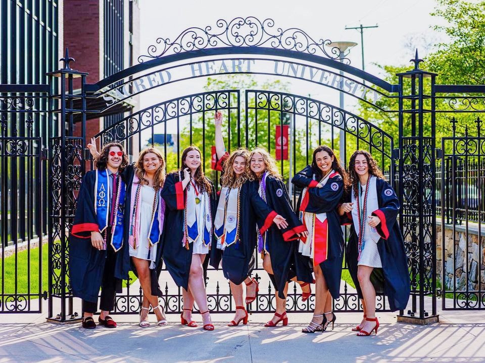 sacredheartuniv's tweet photo. Stepping into #GradSHUation Weekend!
#WeAreSHU https://t.co/MyQDyLOJnm