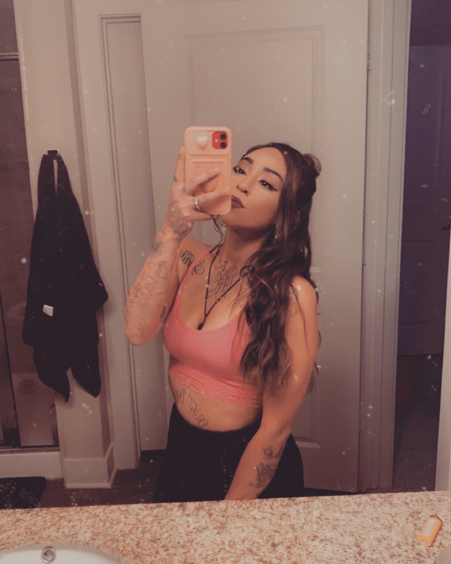 IM BACK ON ONLYFANS Y’ALL ‼️ &amp; WITH SOME HOT ASS DEALS BOO 😘
onlyfans.com/skymarijuana
#onlyfanstrial #onlyfansgirls #onlyfanspromo #onlyfans #AdultWork #ContentCreator #allnatural #buyingnudes #buyingcontent #SellingContent