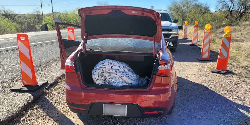 A #StolenVehicle used in a #HumanSmuggling attempt was seized by Sonoita Station agents on Monday.

Agents arrested two U.S. citizens after two migrants were discovered in the trunk at the SR-83 Checkpoint. Both smugglers face criminal charges. Outstanding work!